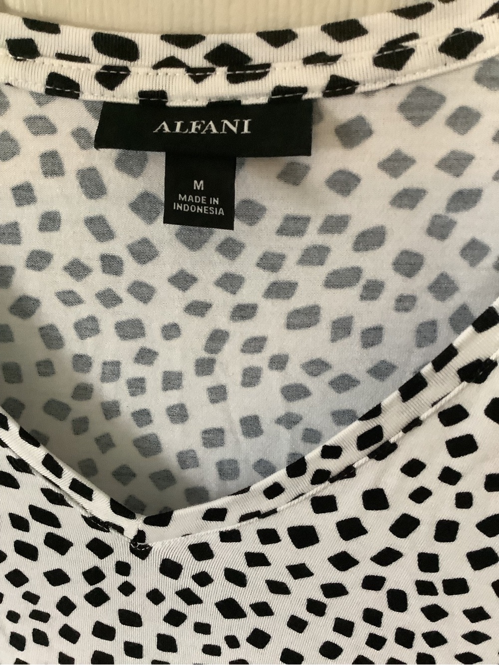 Alfani White Short Sleeve V-Neck Top with Black Dot Print - Picture 2 of 5